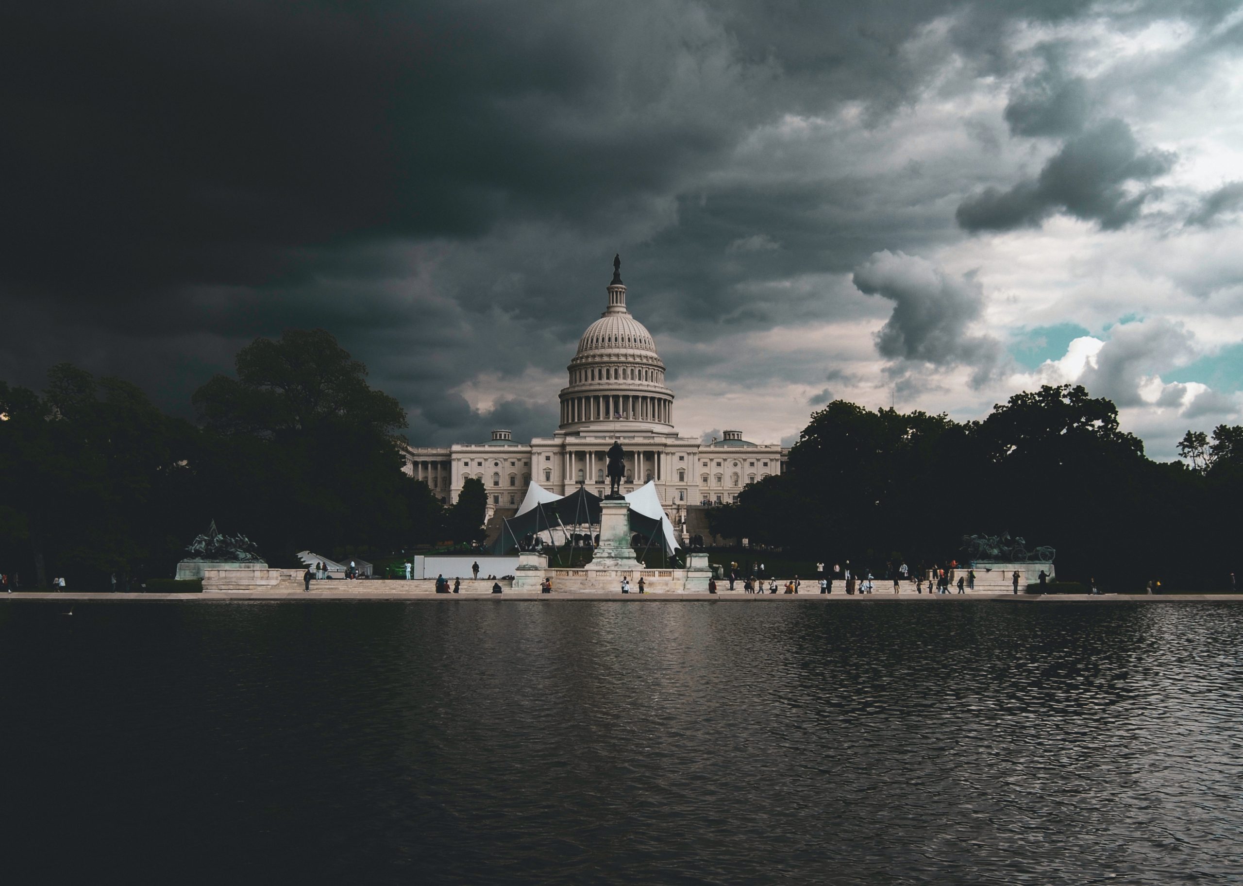 Két lázadás Washingtonban